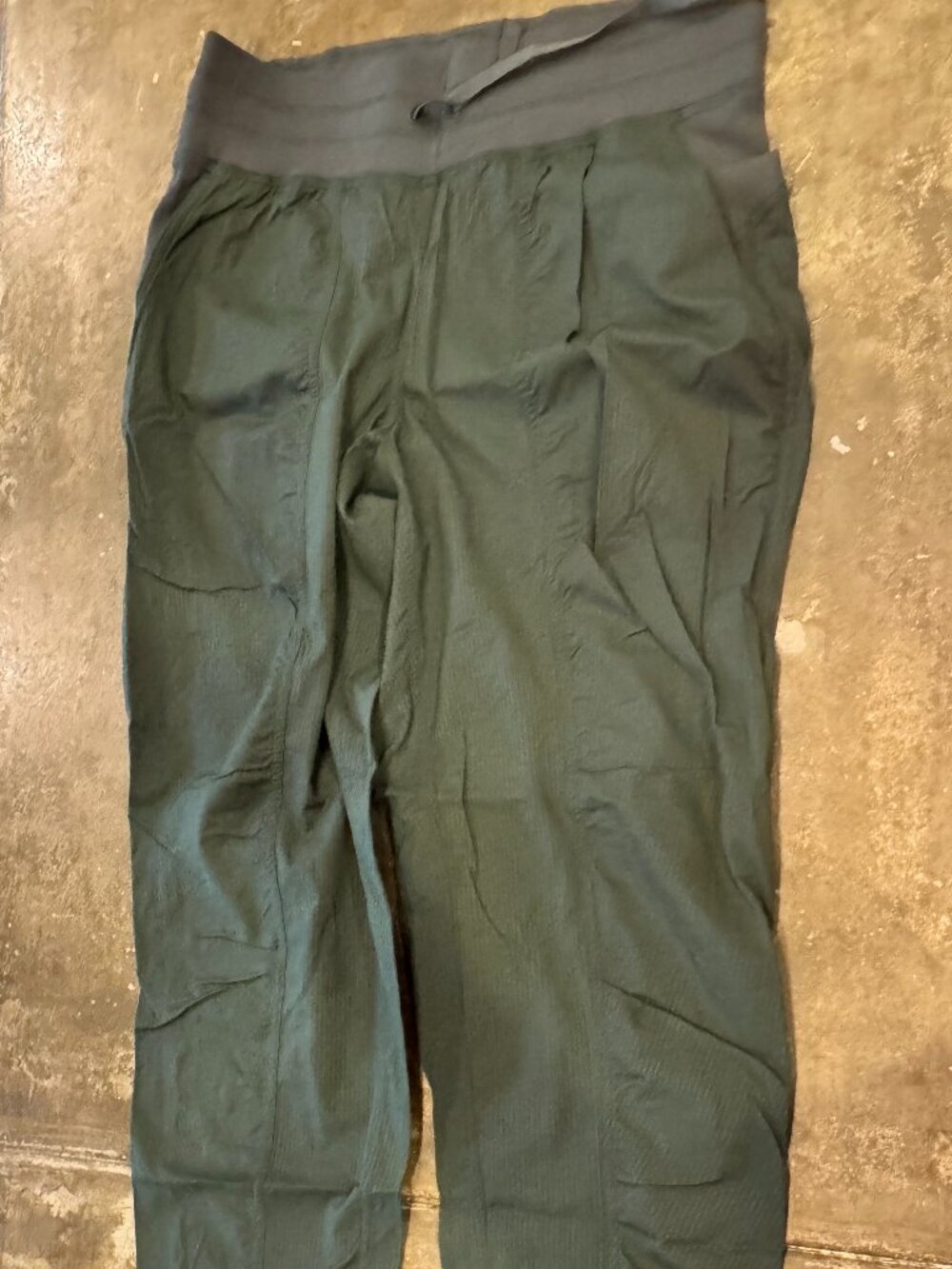Lululemon Joggers Size 6